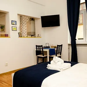 https://strada-smardan-studio.bucharesthotelsnow.com